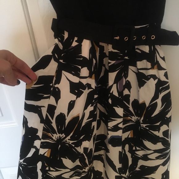 Dress belted - Picture 2 of 3